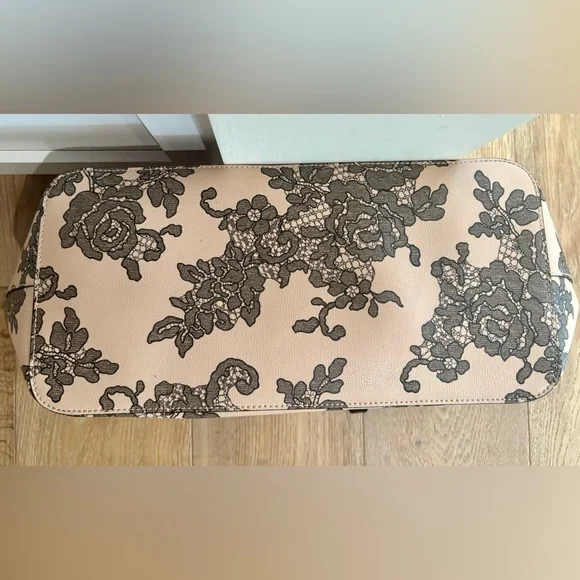MICHAEL Michael Kors Emry Large Lace Tote - Picture 7 of 7